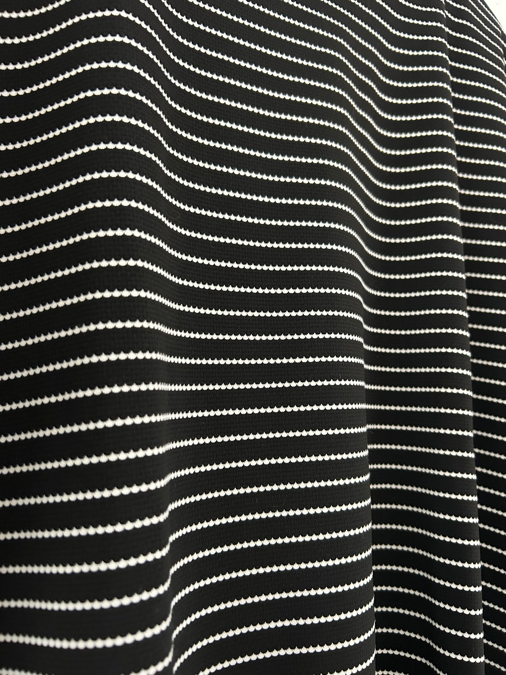 Top manches courtes rayé noir et blanc Kiabi taille 54/56