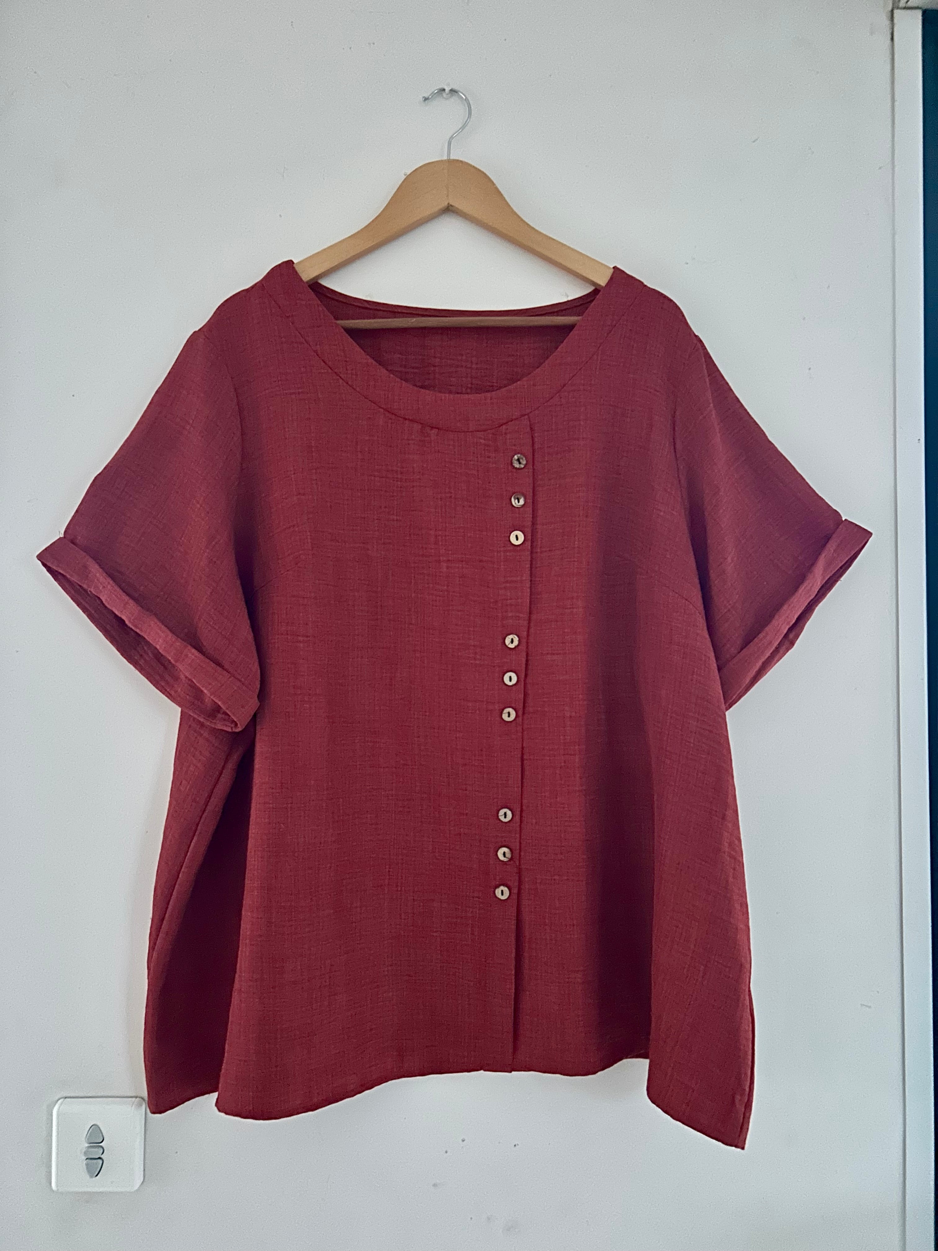 Top manches courtes boutons en bois SHEIN taille 54