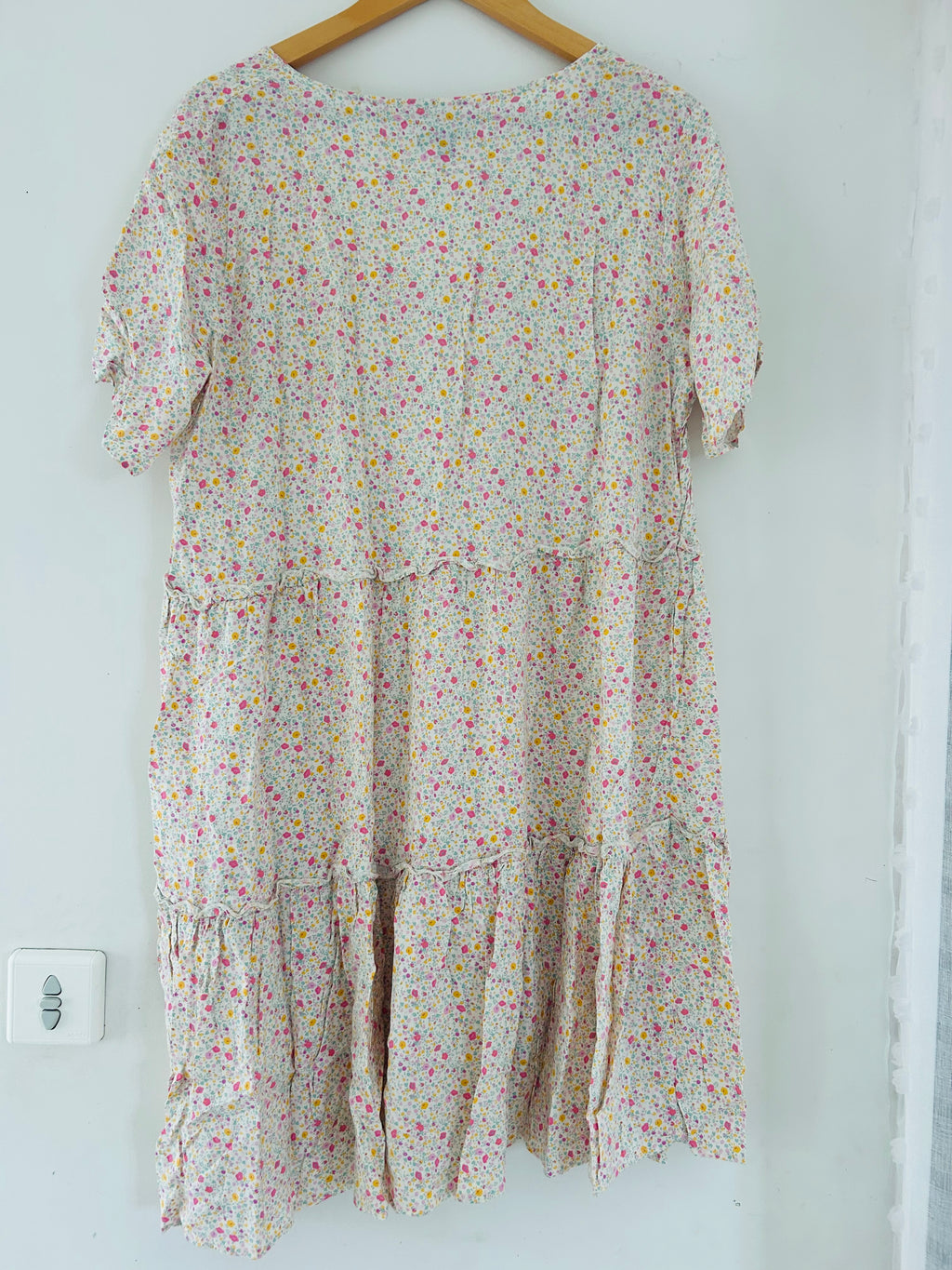 Robe d’été manches courtes motif fleuri Kiabi taille 46