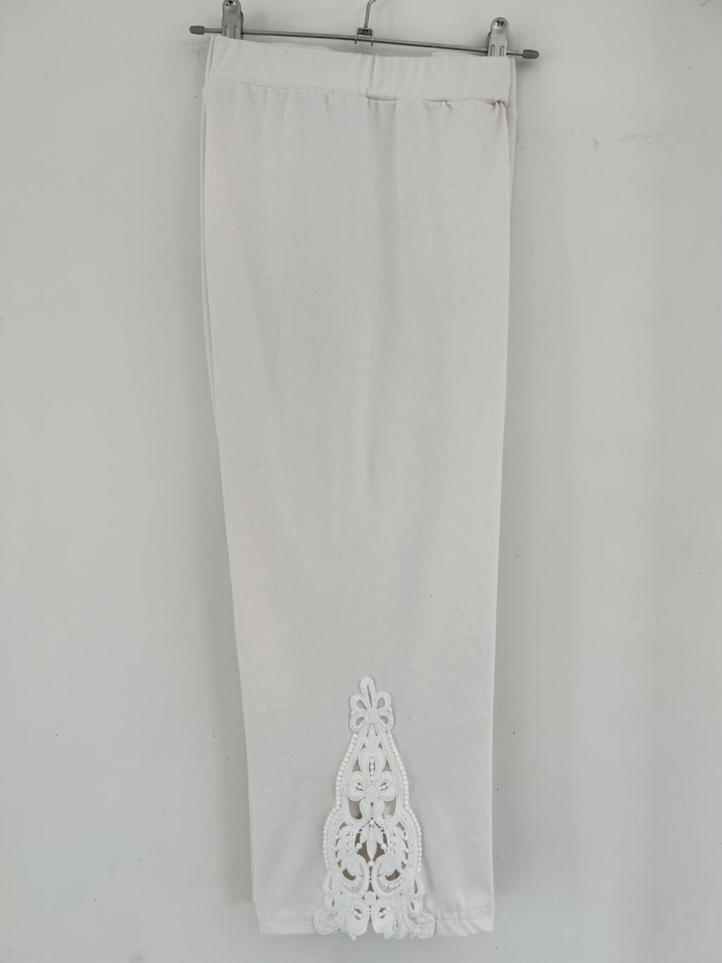 Legging 3/4 blanc broderie anglaise SHEIN taille 52