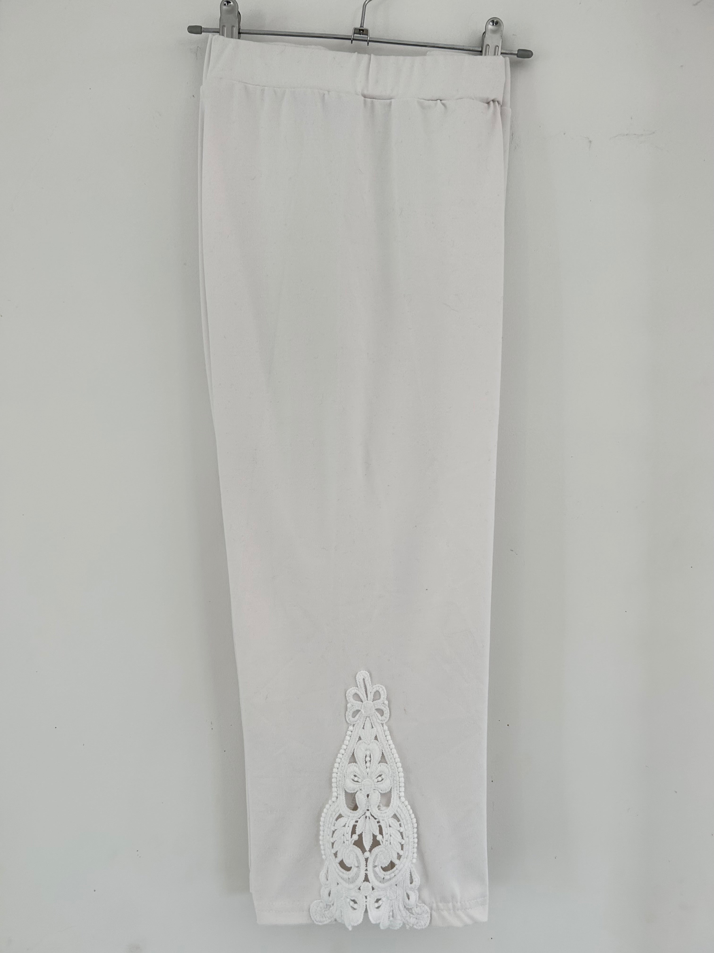 Legging 3/4 blanc broderie anglaise SHEIN taille 52