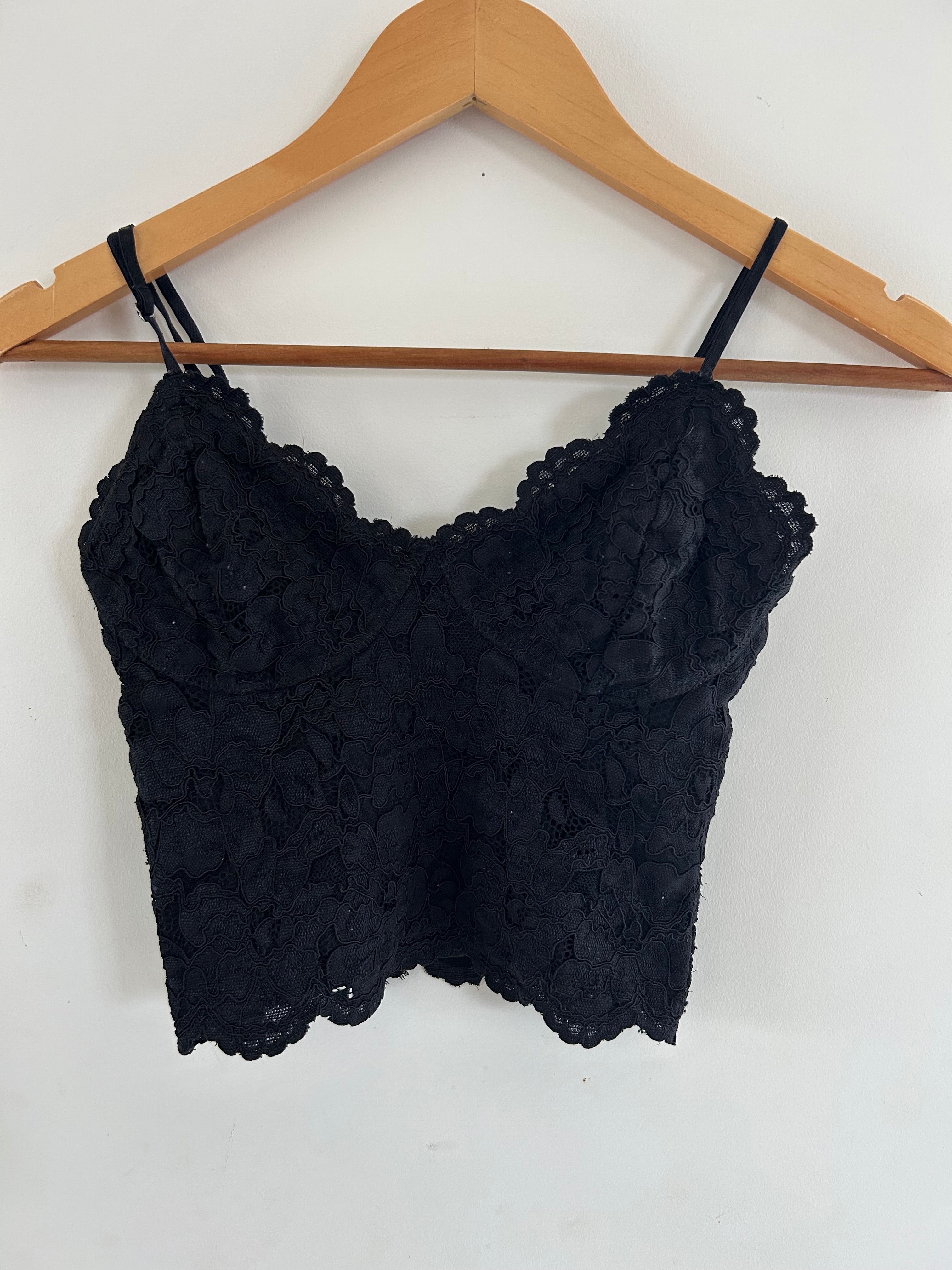 Top court noir dentelle bretelles réglable Amisu taille M