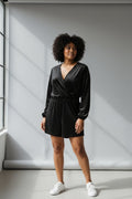 Combinaison short manches longues effet velours noir pailleté doré avec poches Kiabi taille 52