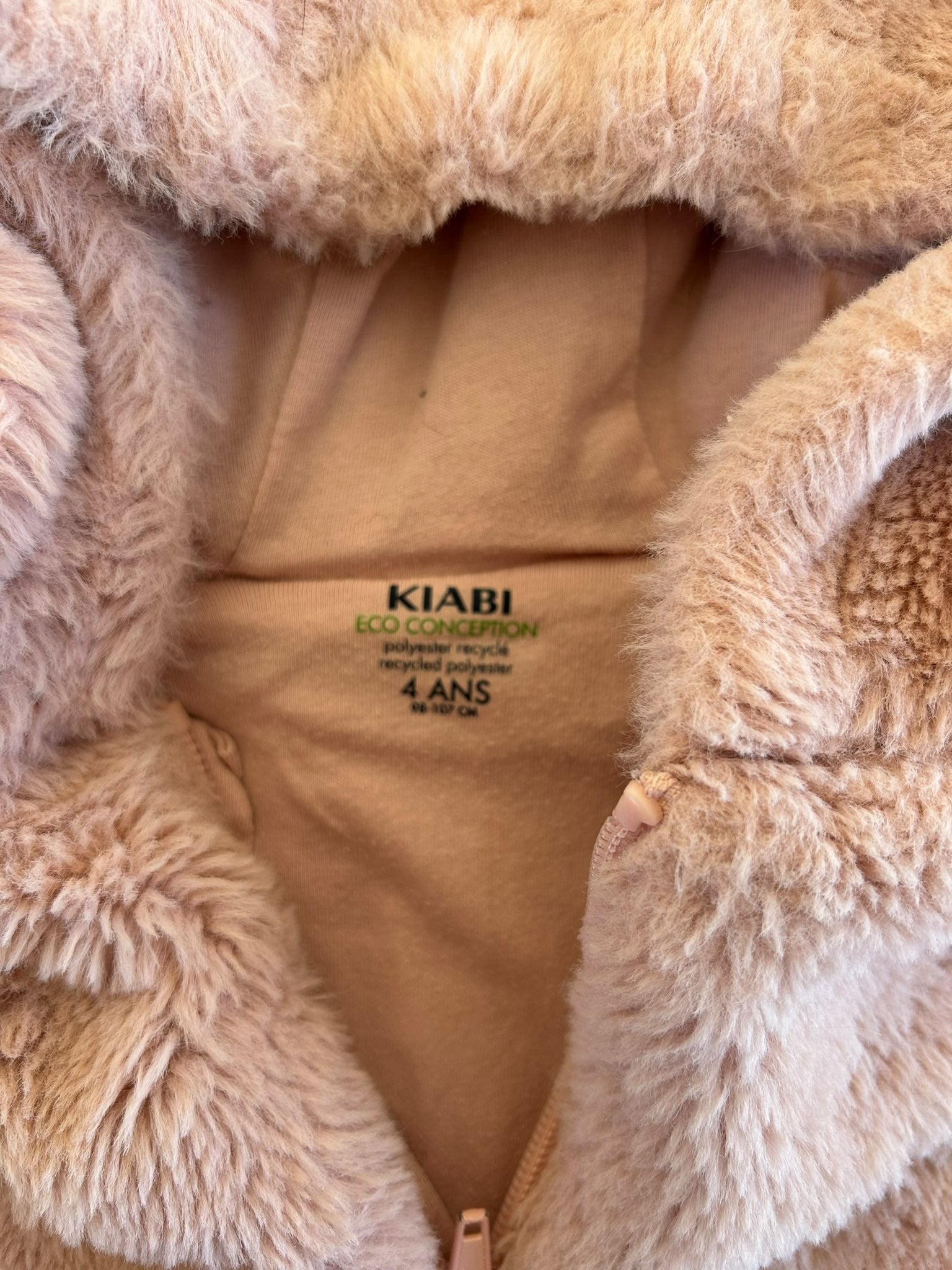 Veste à capuche fausse fourrure rose Kiabi taille 4 ans