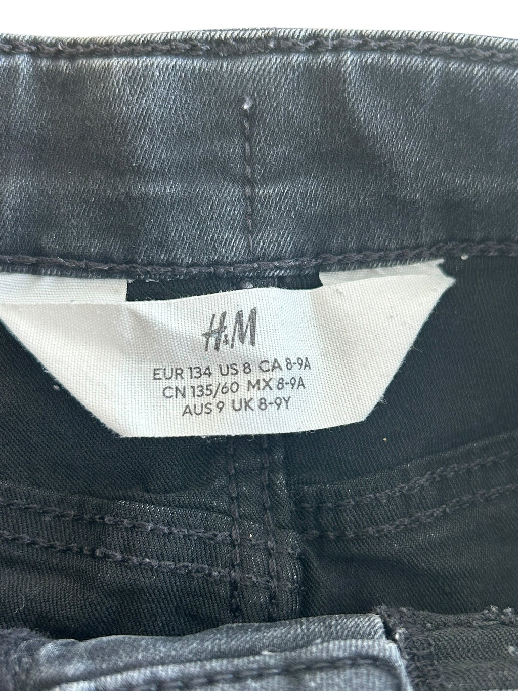 Short en jean noir H&M taille 8/9 ans