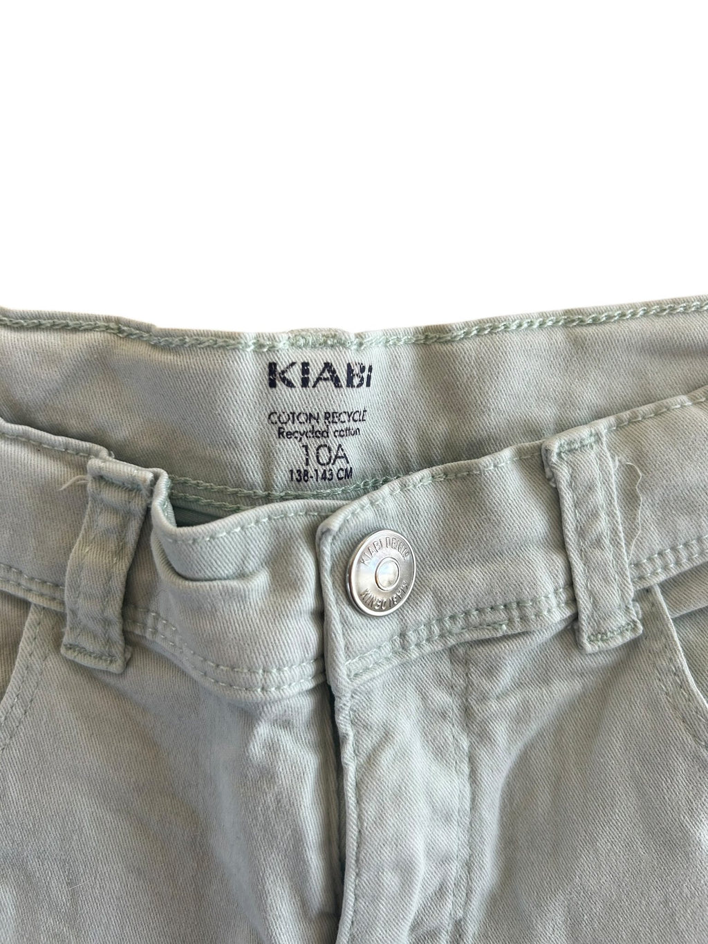 Short en jean bleu très clair Kiabi taille 10 ans