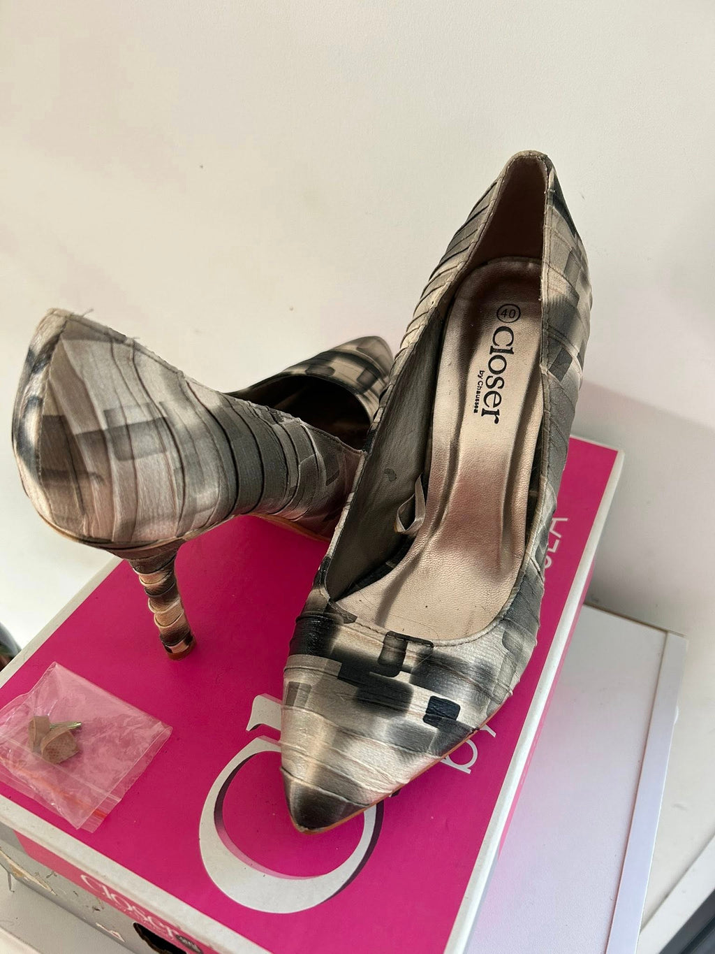 Escarpins gris à motif Closer by Chaussea 40