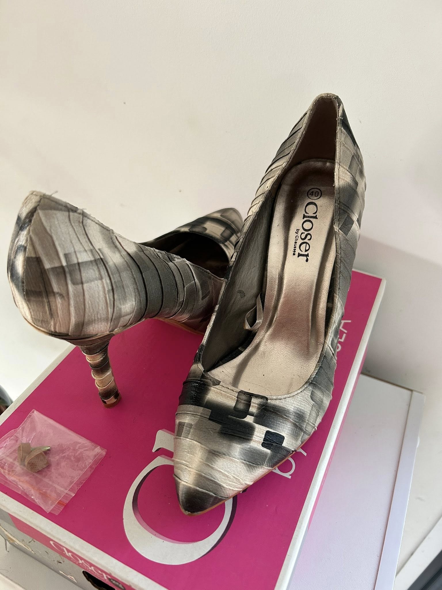 Escarpins gris à motif Closer by Chaussea 40