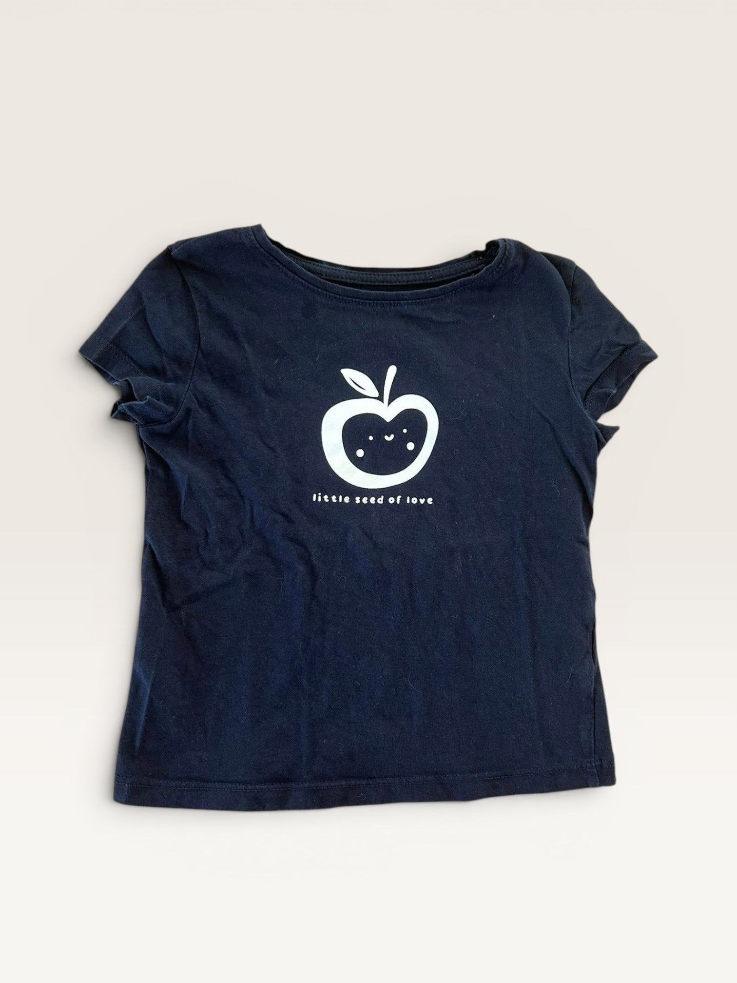 T-shirt manches courtes bleu marine avec motif pomme Kiabi taille 4 ans