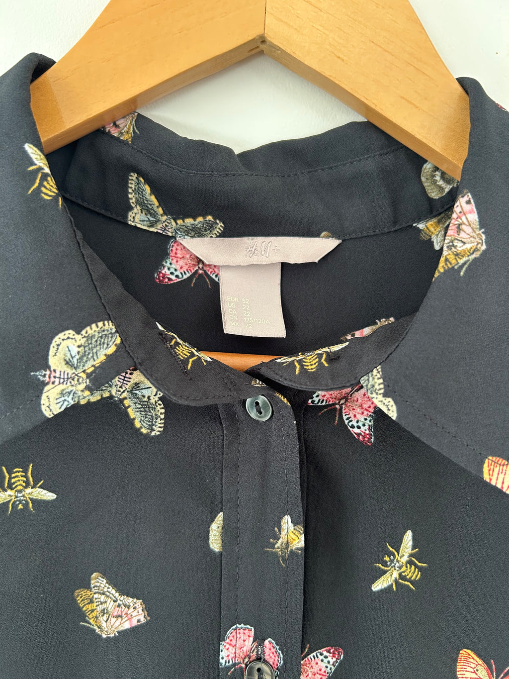 Blouse manches longues noir motif papillon H&M taille 52