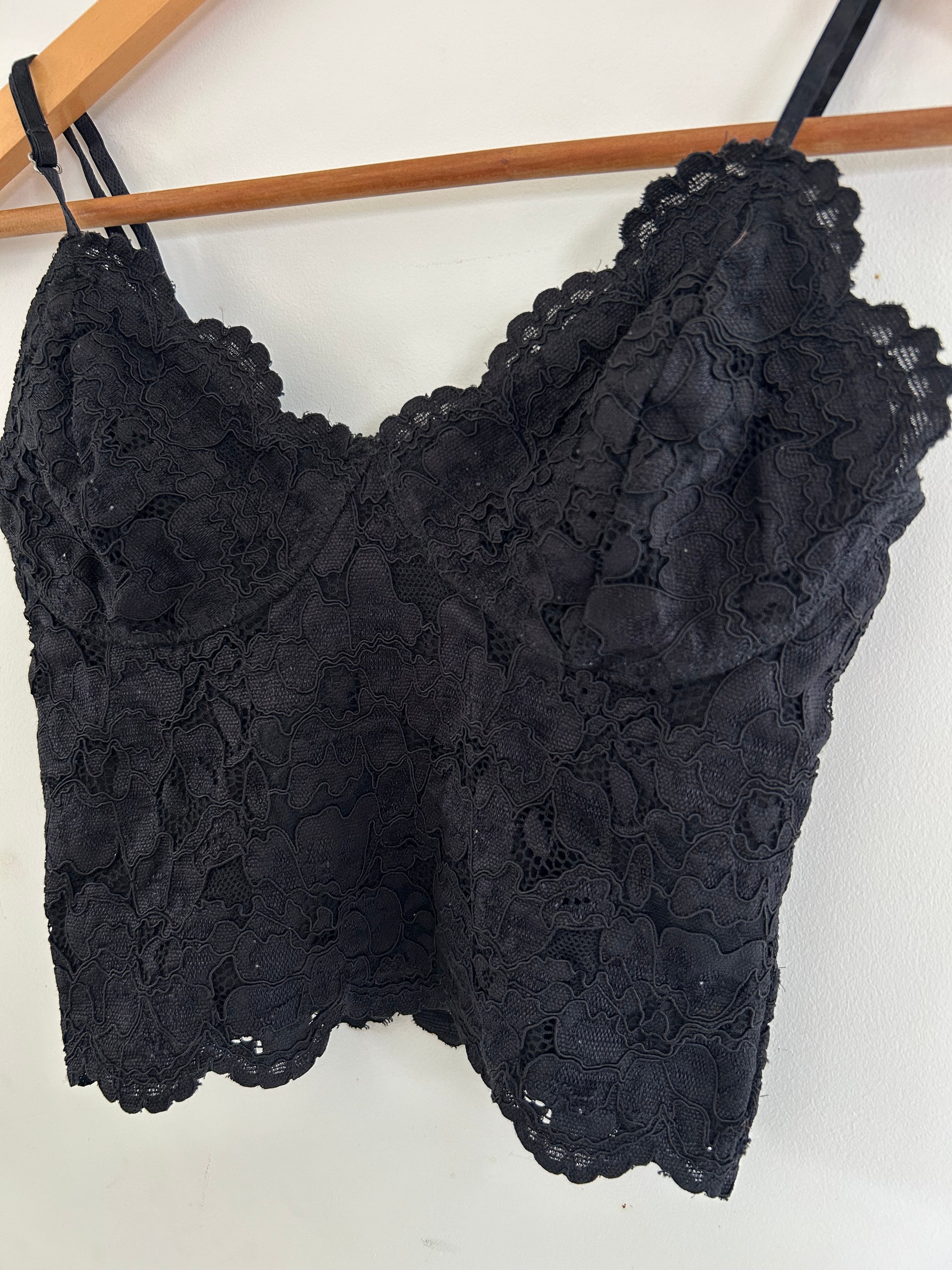 Top court noir dentelle bretelles réglable Amisu taille M