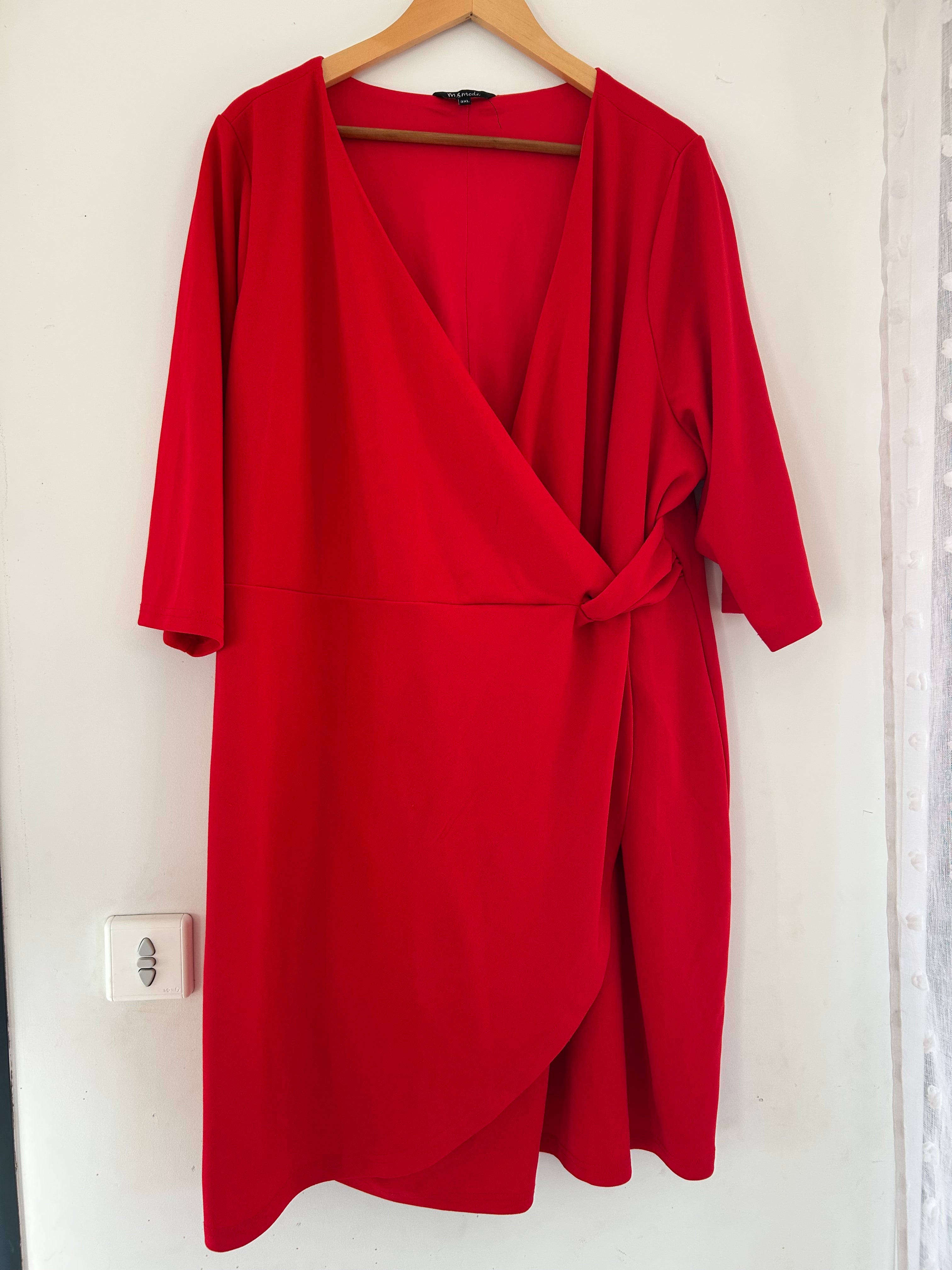 Robe rouge manches 3/4 effet portefeuille MS Mode taille 54