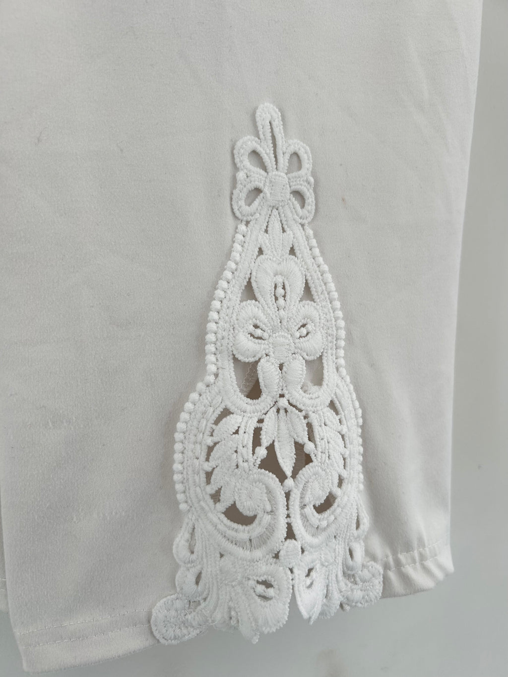 Legging 3/4 blanc broderie anglaise SHEIN taille 52