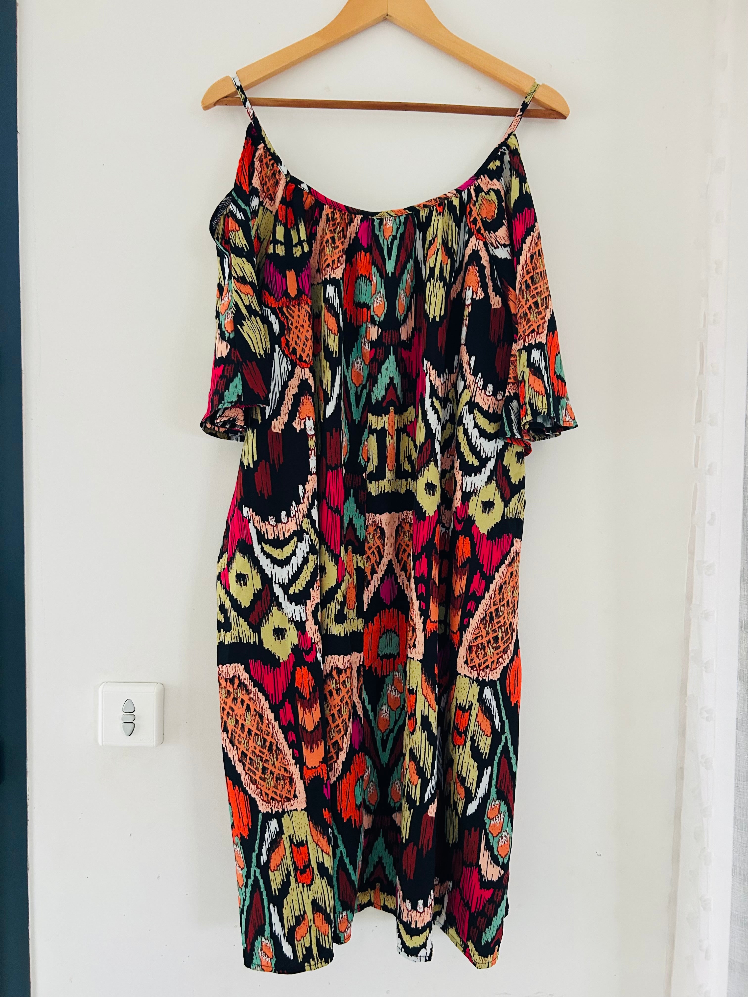 Robe d’été ample et fluide bretelles et manches courtes imprimé SHEIN taille 52