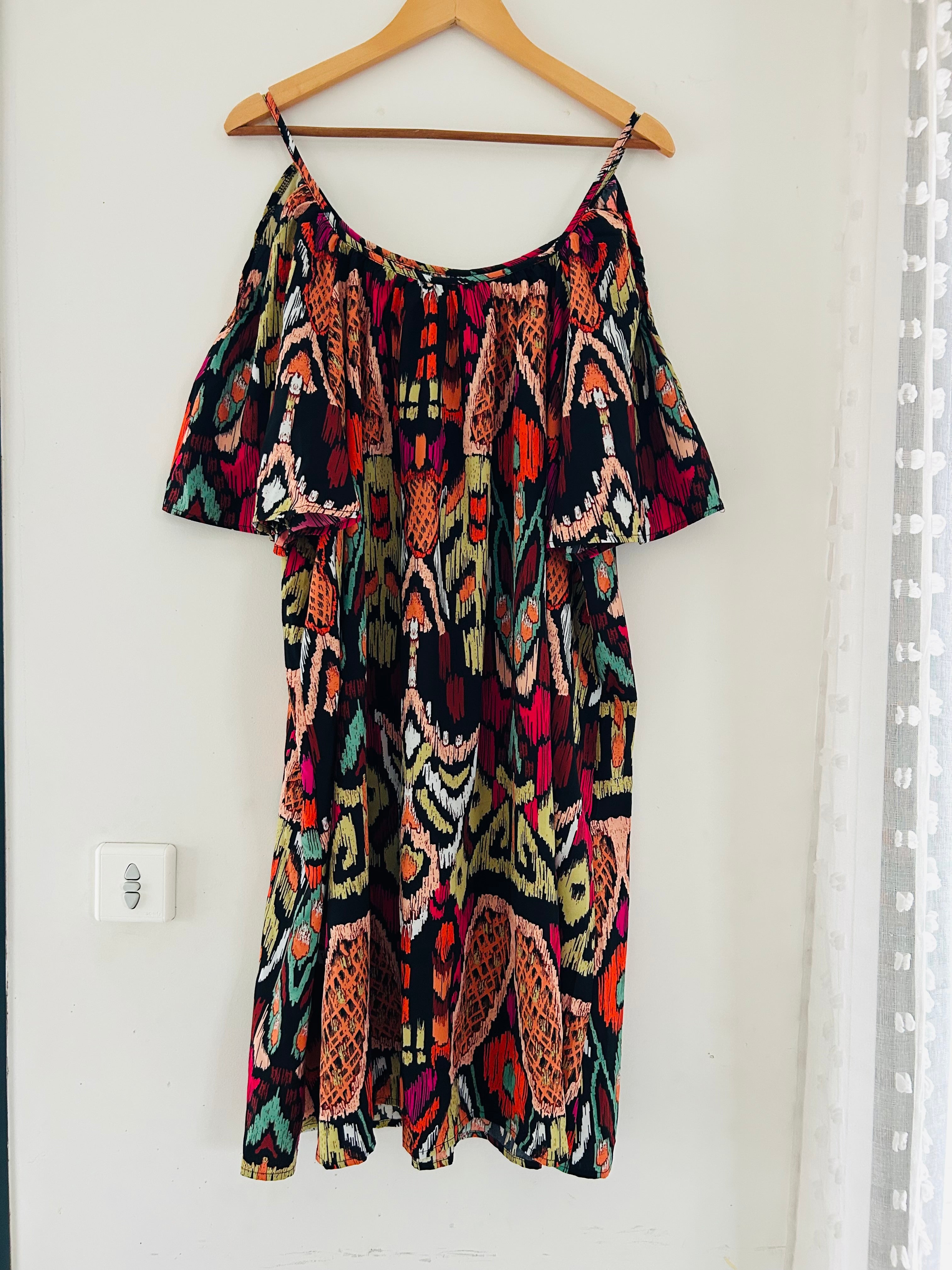 Robe d’été ample et fluide bretelles et manches courtes imprimé SHEIN taille 52