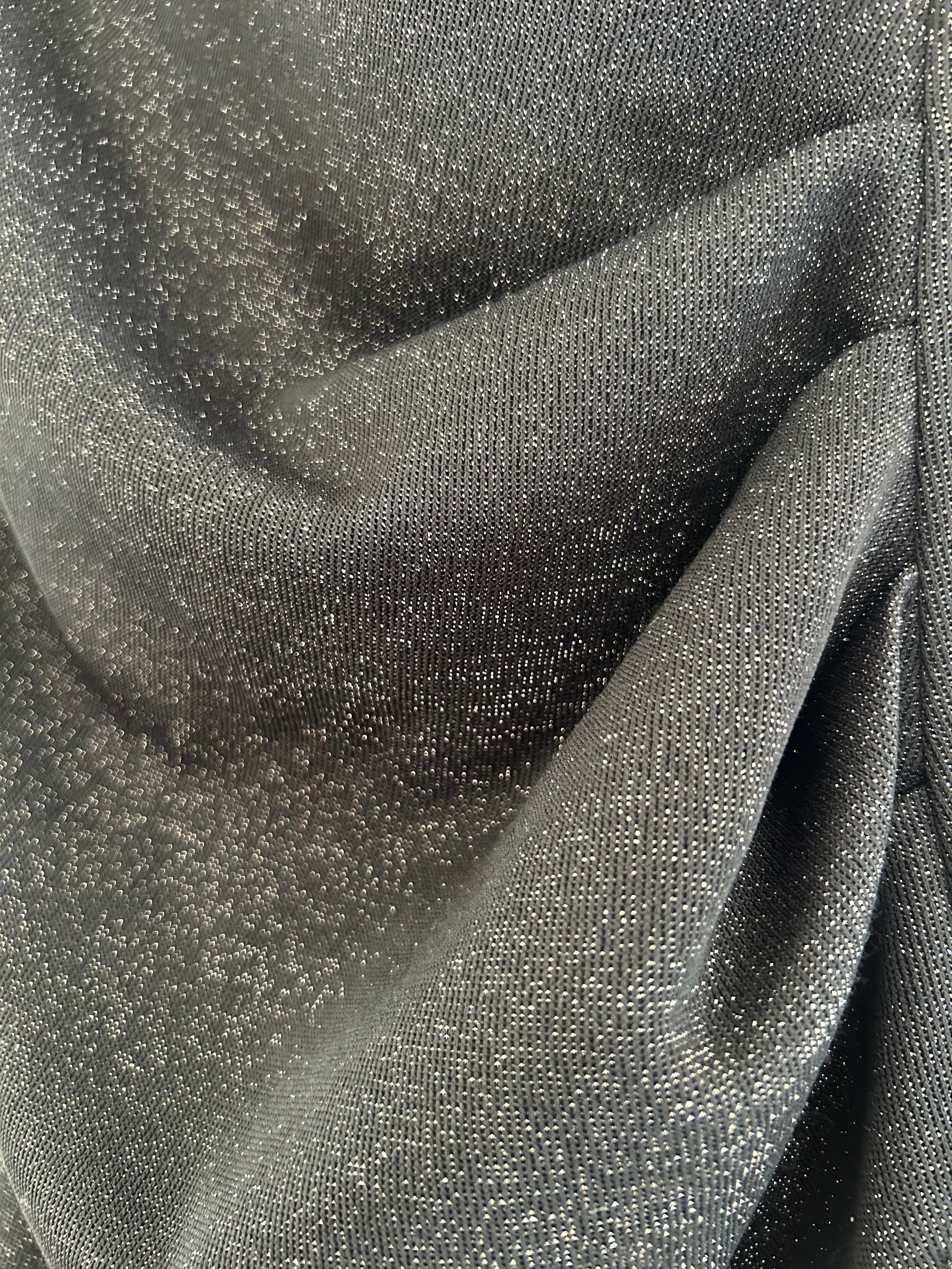 Robe noire pailletée bretelles réglables fermeture dans le dos taille 34