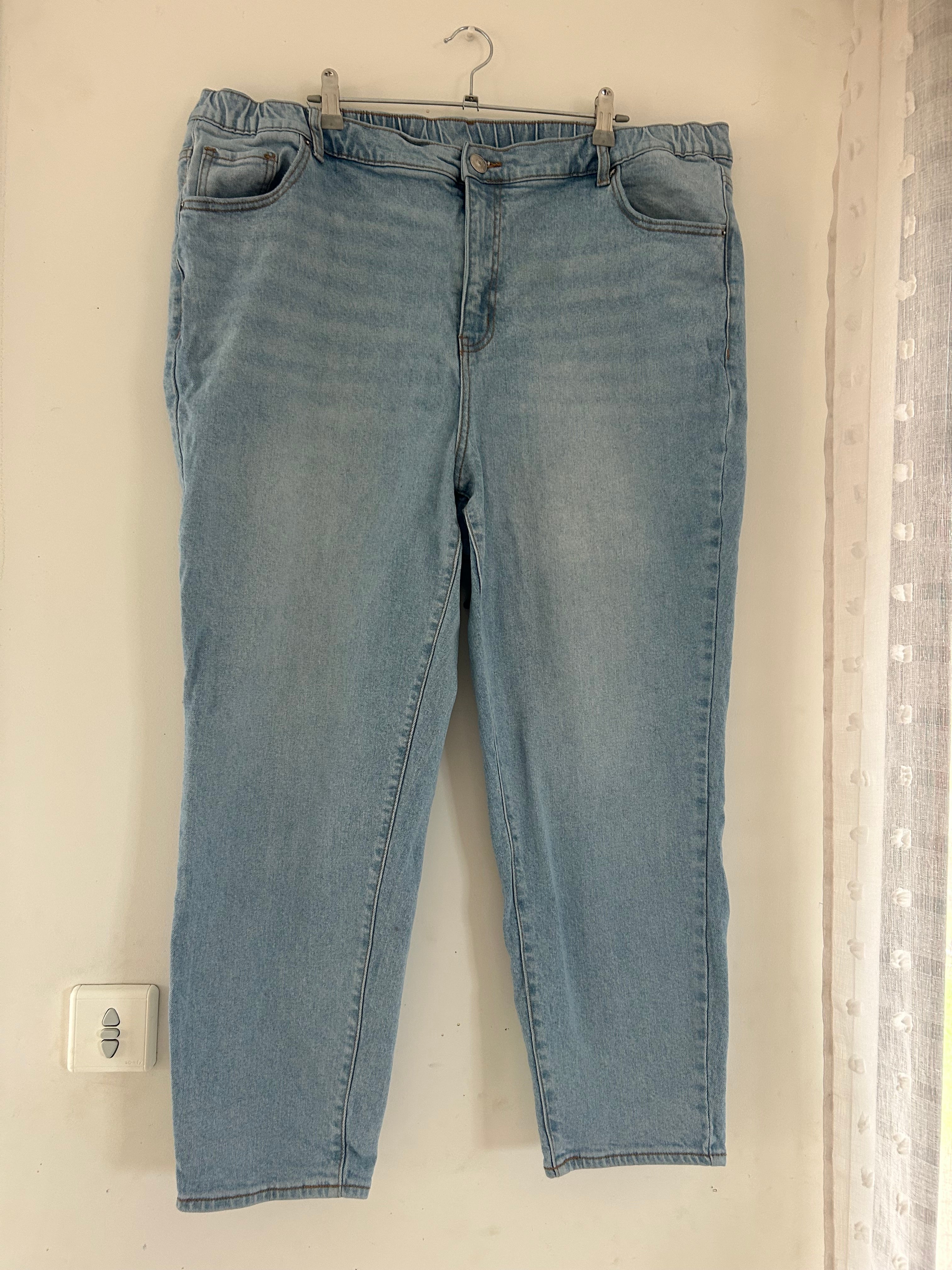 Jean mom Kiabi taille 54