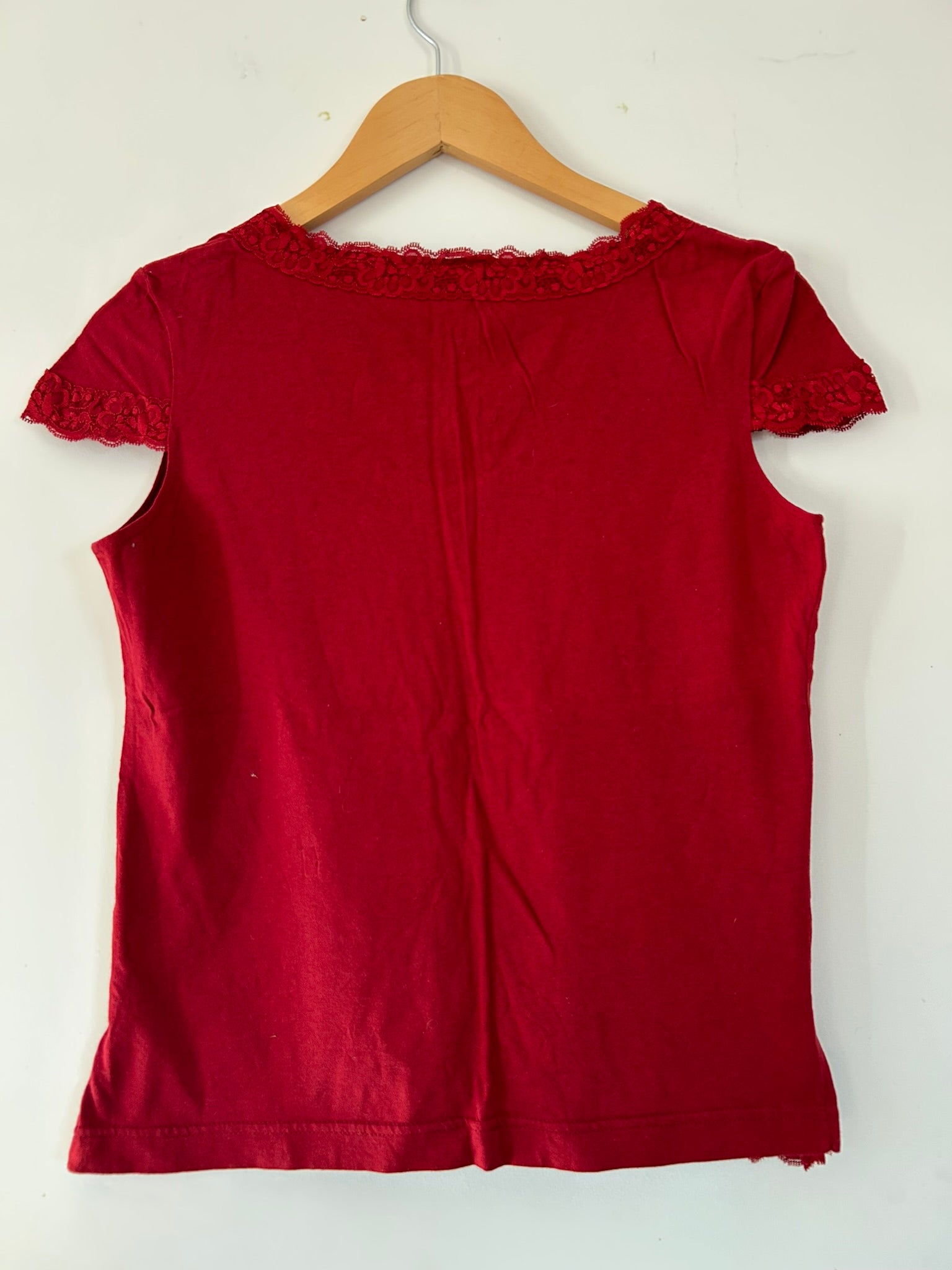 Top manches courtes bordeaux col V dentelle taille 36/38