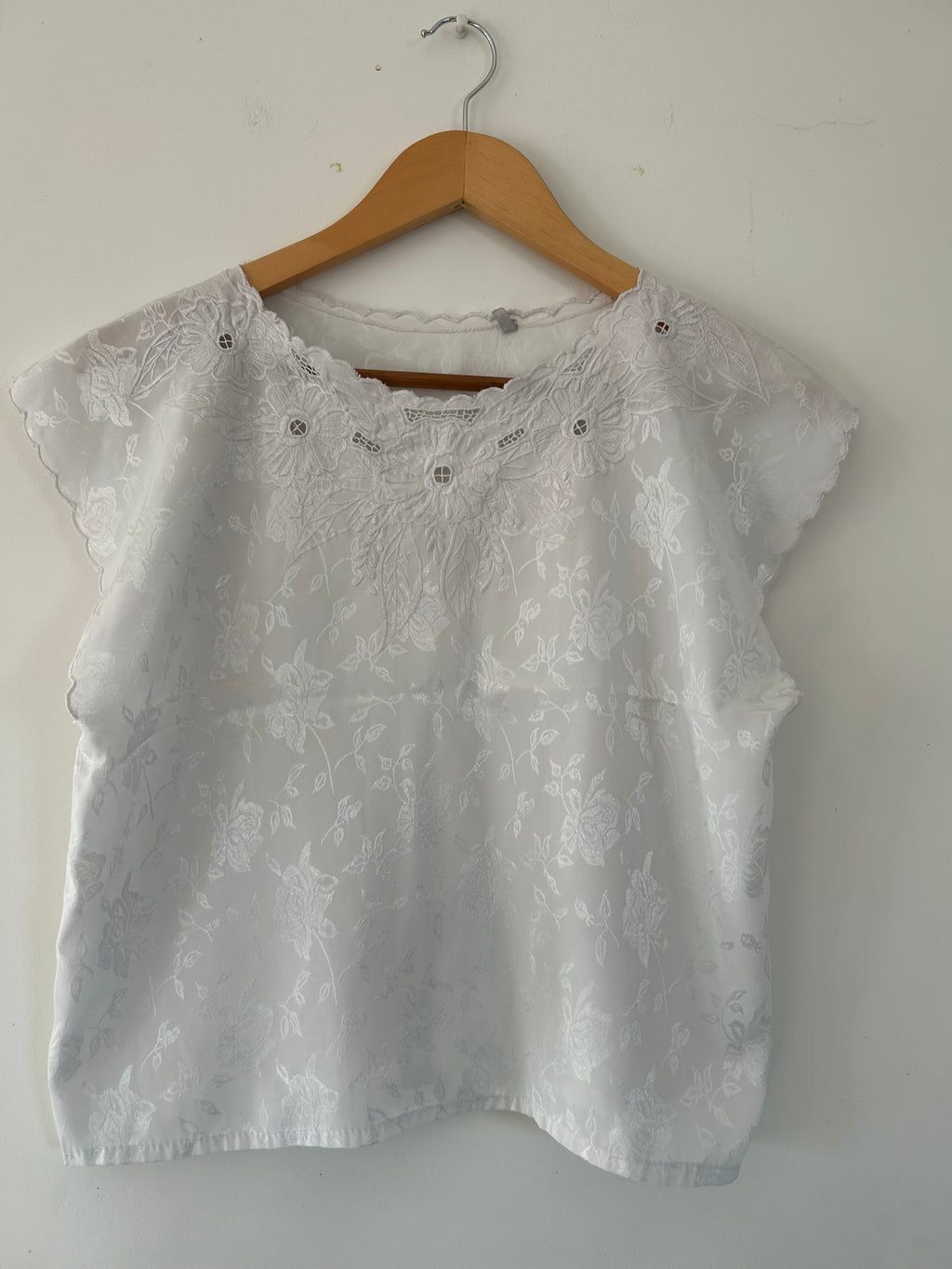 Blouse manches courtes blanc broderie anglaise taille 38/40