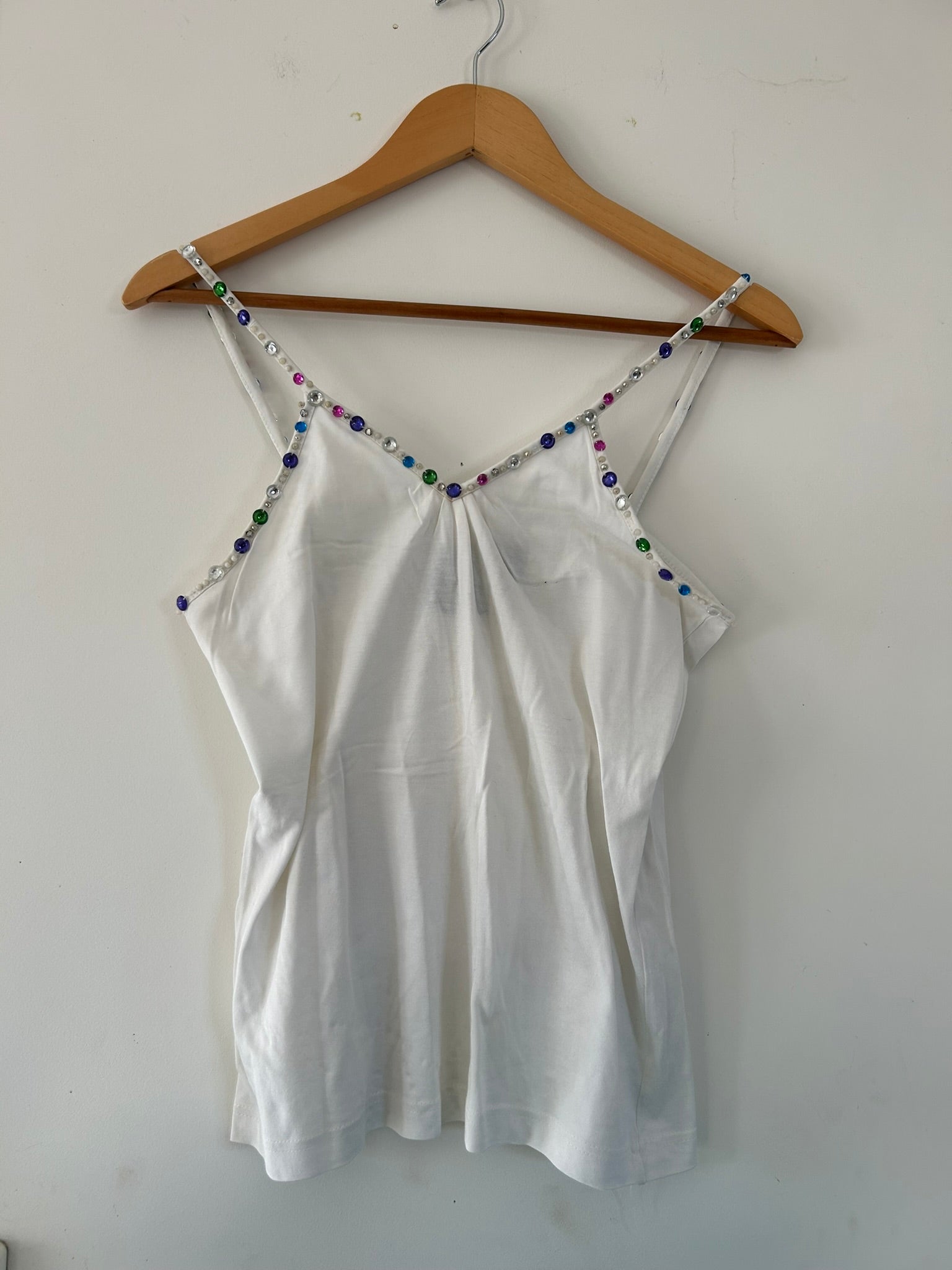 Top bretelles blanc avec perles colorées Daisy taille 34/36
