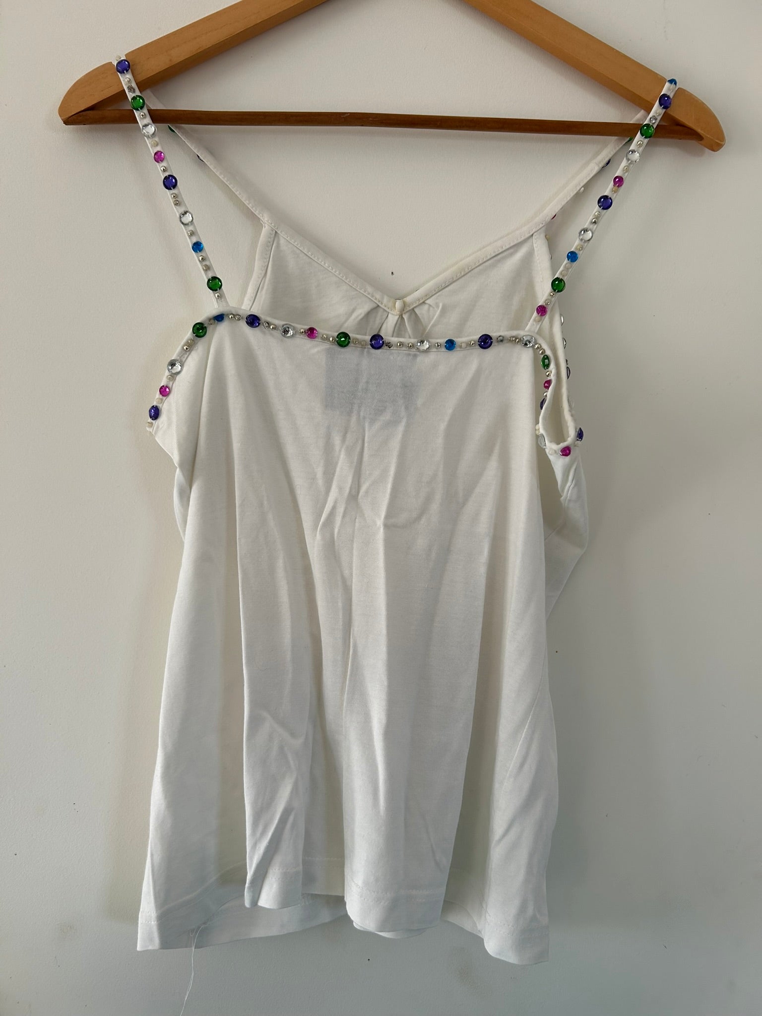 Top bretelles blanc avec perles colorées Daisy taille 34/36