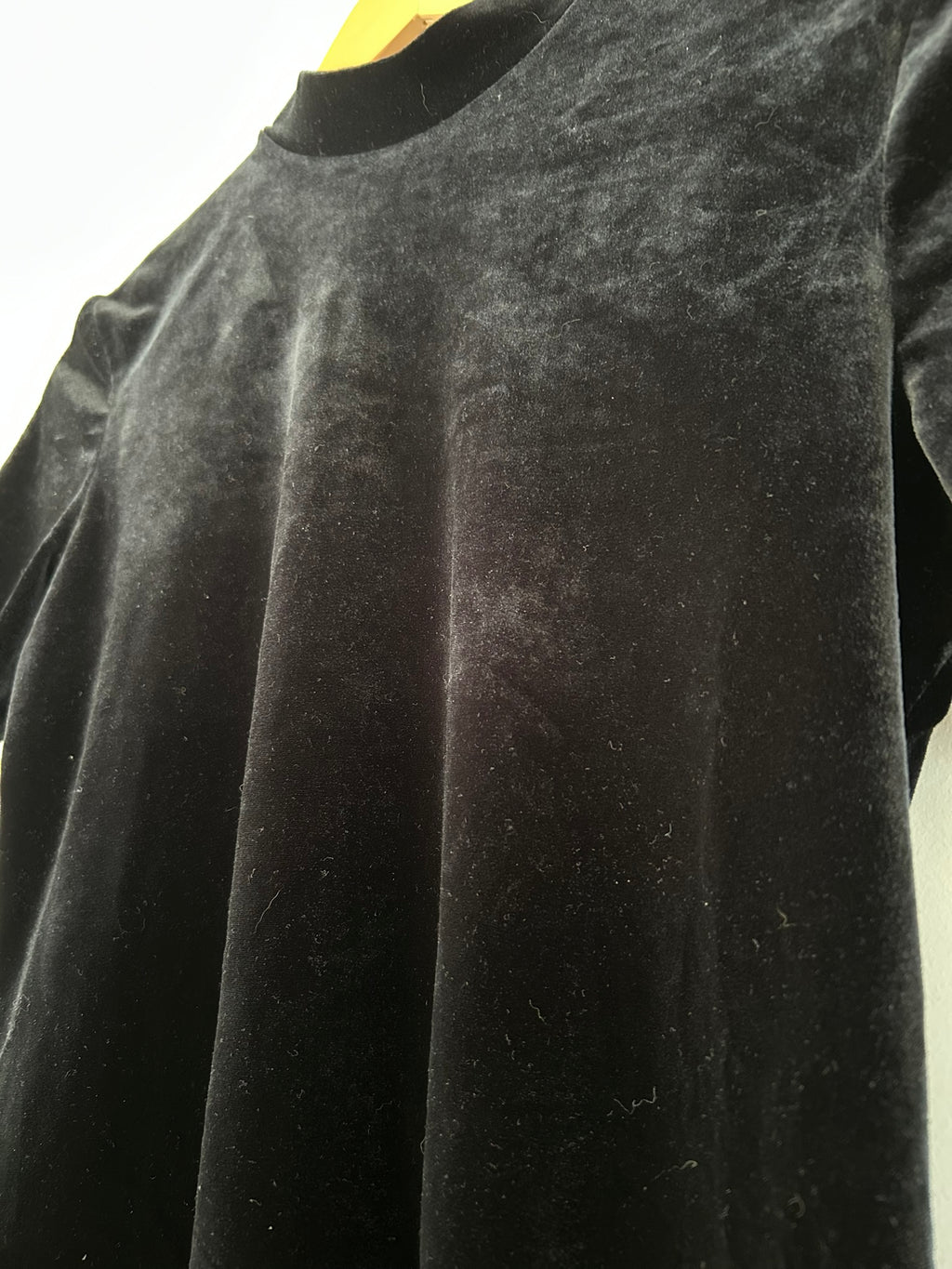 Top manches courtes col roulé effet velours noir Promod taille 38