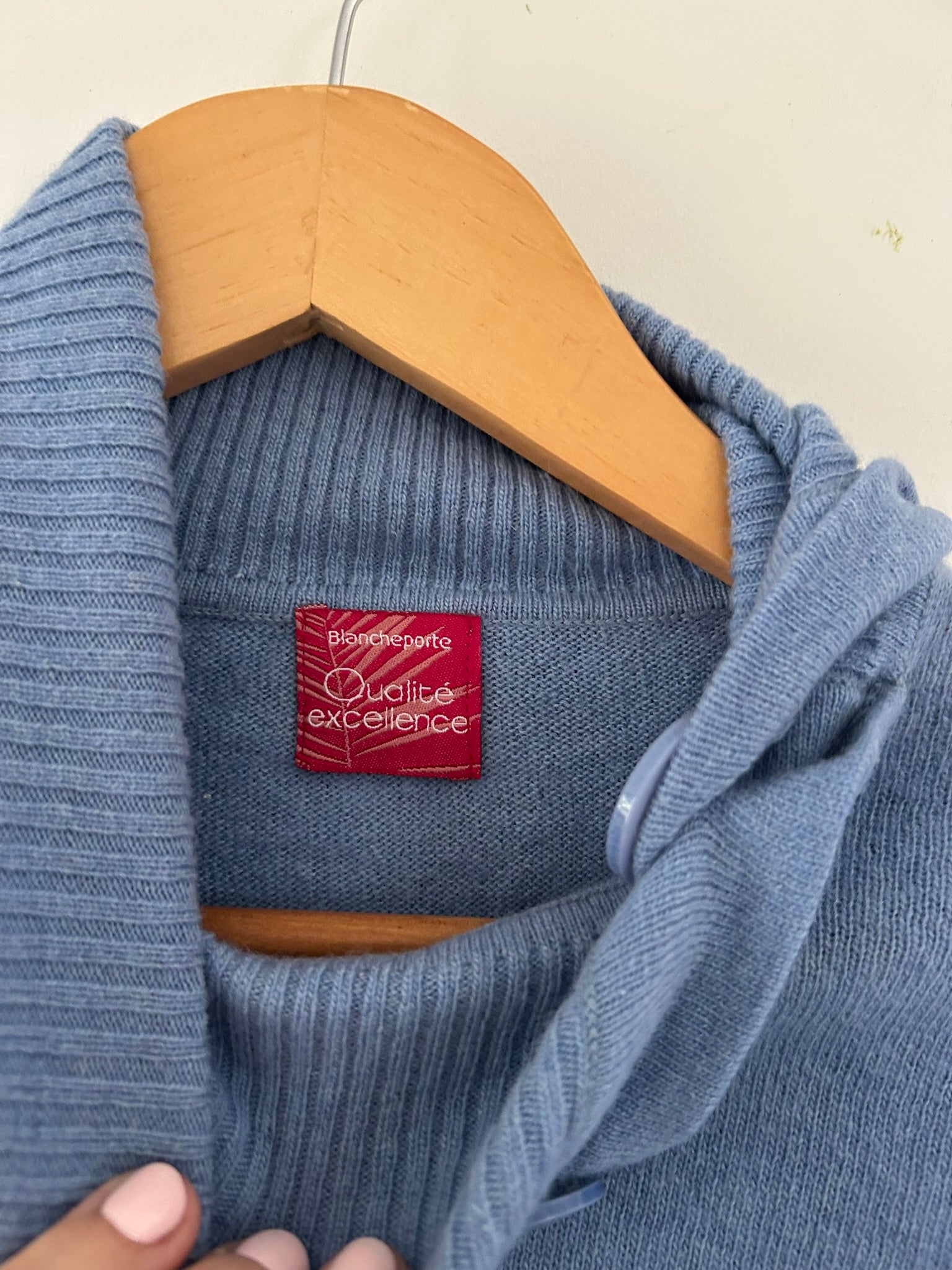Pull en laine col-roulé bleu avec boutons Blancheporte taille 38/40
