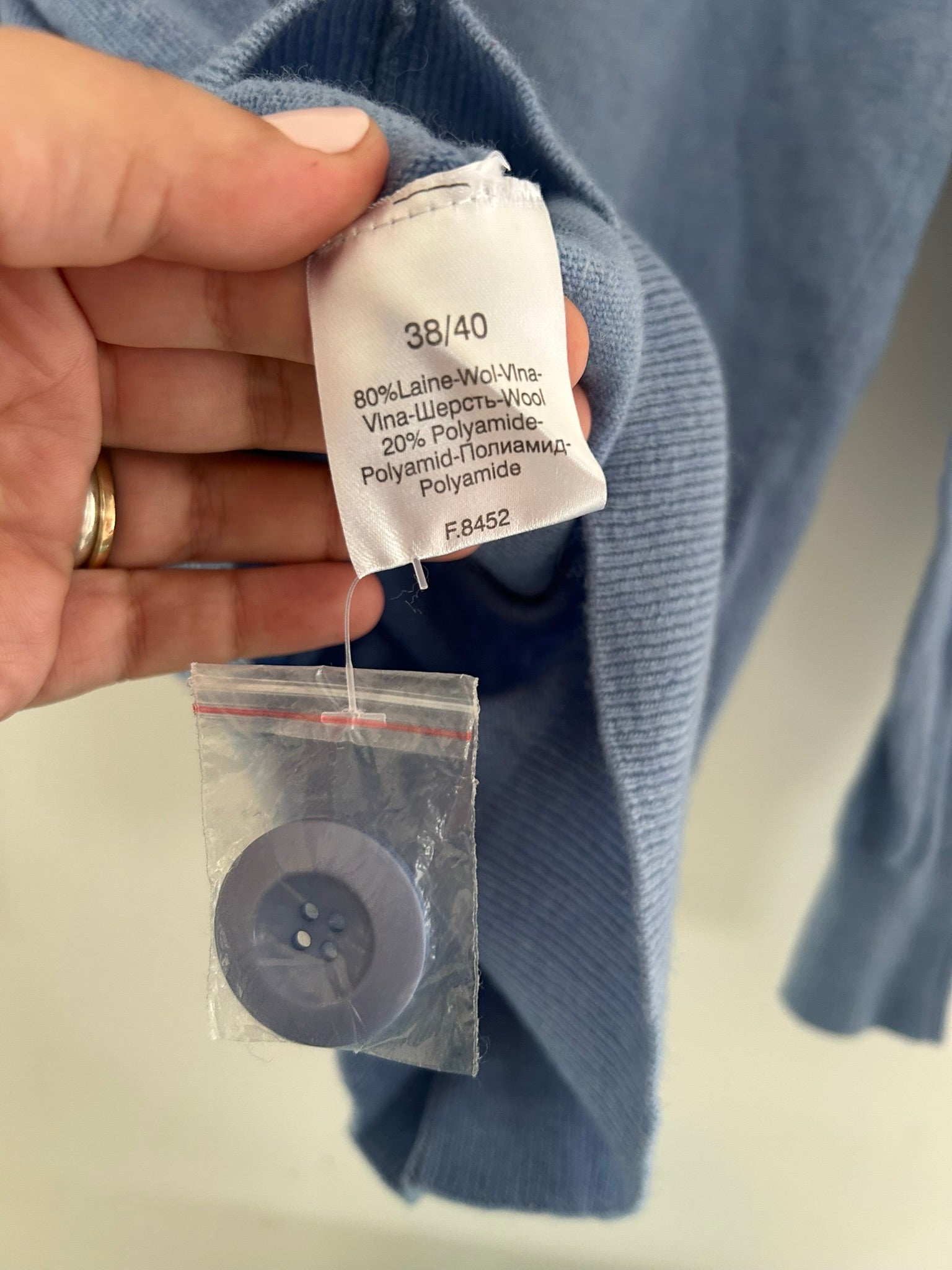 Pull en laine col-roulé bleu avec boutons Blancheporte taille 38/40
