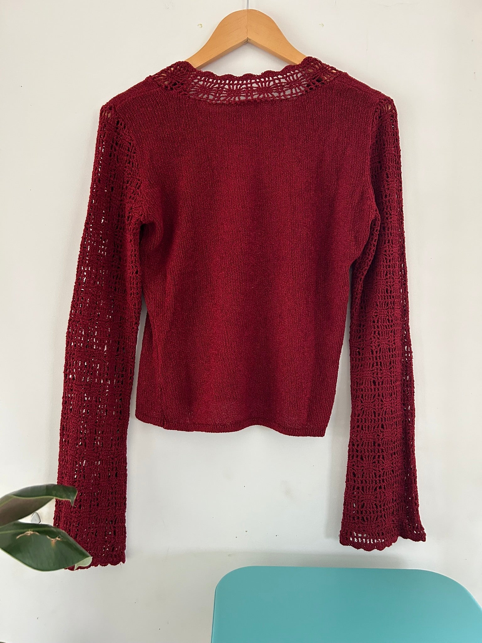 Pull bordeaux manches longues évasées au crochet col rond taille 38/40