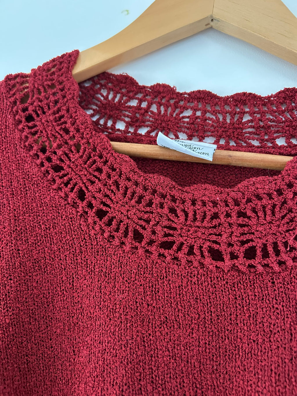 Pull bordeaux manches longues évasées au crochet col rond taille 38/40