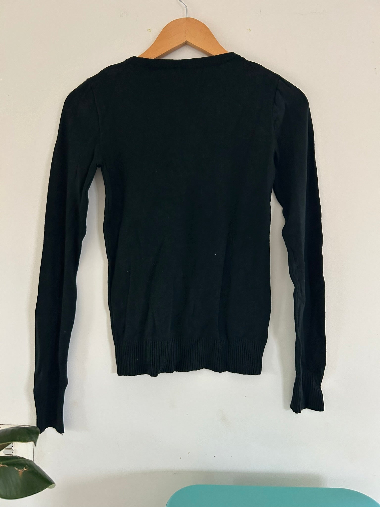T-shirt noir avec boutons taille 34
