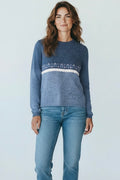 Pull bleu motif cœur rose taille 38/40